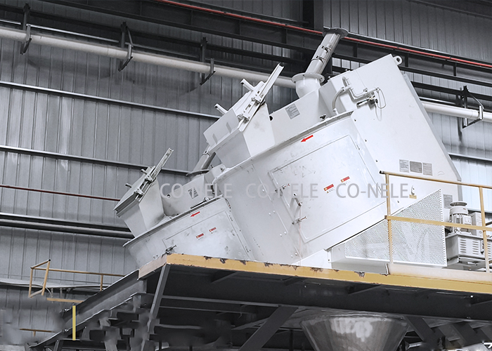 傾斜式強(qiáng)力混合機(jī) 傾斜式強(qiáng)力混合機(jī)